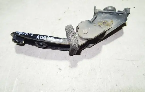 Volkswagen Caddy Sliding door middle roller runner 2K0843336A