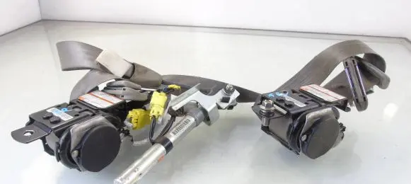 Honda FR-V Front seatbelt