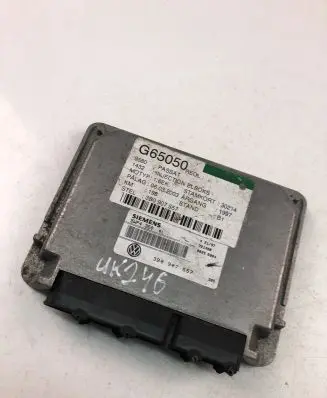 Volkswagen PASSAT B5 Engine control unit/module ECU 3B0907557