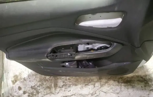Ford C-MAX II Front door card panel trim 