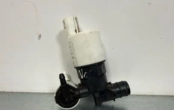 Jaguar F-Pace Windscreen/windshield washer pump BK2117K624BA