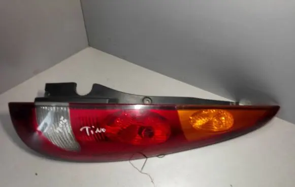 Nissan Almera Tino Rear/tail lights