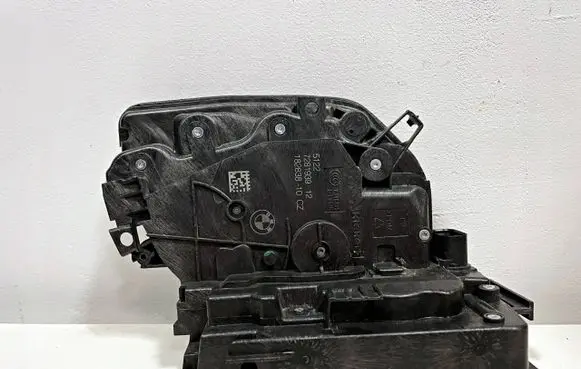 BMW 2 F45 Rear door lock 7281939