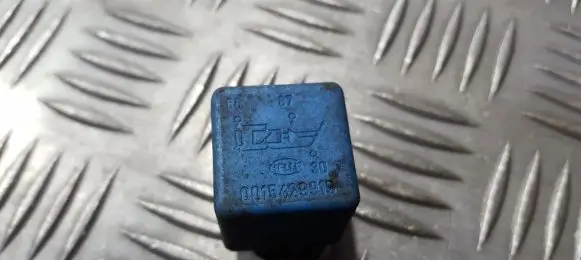 Mercedes-Benz C W202 Other relay 0015429919 4ra004122-03