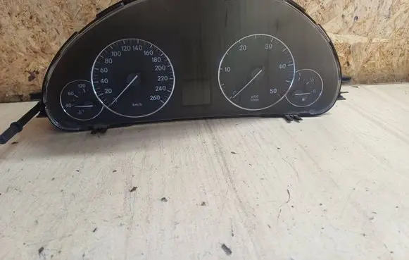 Mercedes-Benz C W203 Speedometer (instrument cluster) 110080266005 A2035404947