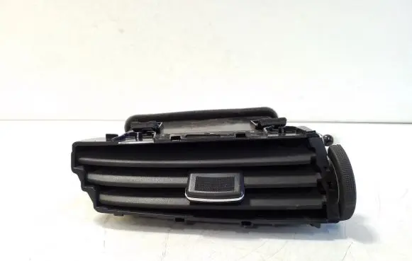 Nissan X-Trail T32 Dash center air vent grill 687505AA0A