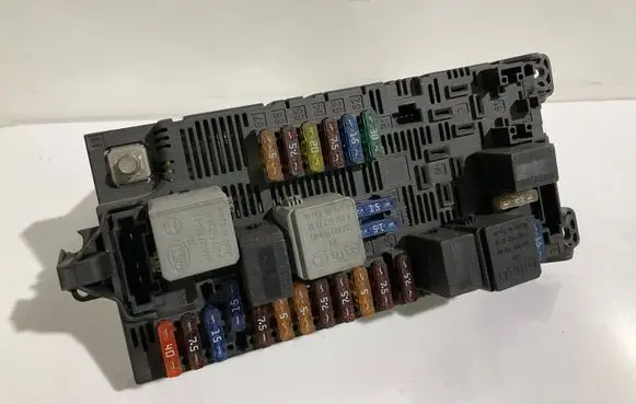 Mercedes-Benz E W211 Fuse module 2115453901