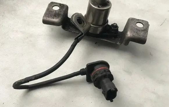 Opel Astra H Oil level sensor 8973188471