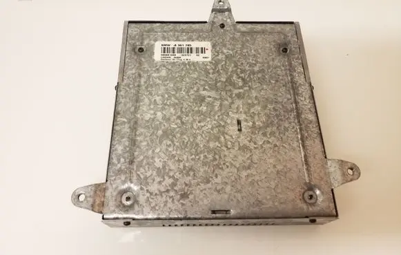 BMW 7 E38 Sound amplifier 8361785 086661059