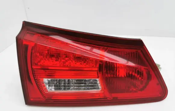 Lexus IS 220D-250-350 Tailgate rear/tail lights
