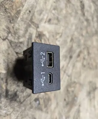 Infiniti QX80 USB socket connector 280235NY0A