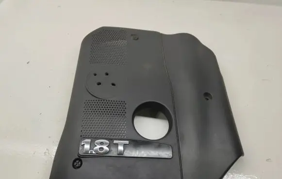 Volkswagen PASSAT B5.5 Engine cover (trim) 058103724AC 058103724AB 103724A