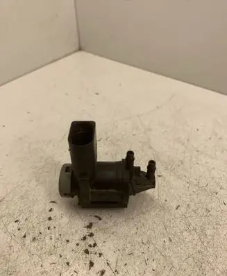 Audi A3 S3 8L Vacuum valve 1K0906283A