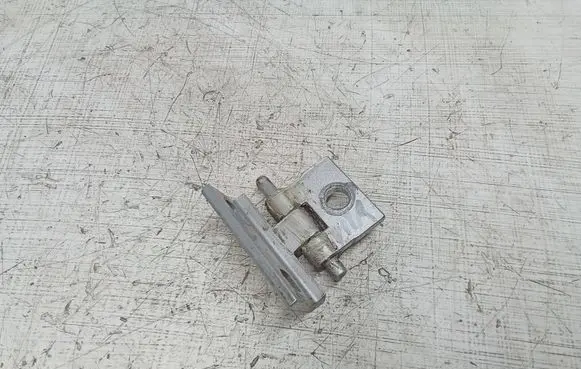 Volvo XC90 Front door lower hinge 