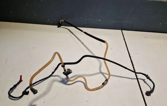 Opel Movano B Fuel line pipe 175128967R