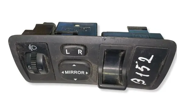 Toyota Corolla E120 E130 Wing mirror switch 183574