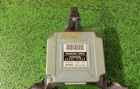 Toyota Prius (NHW20) Gearbox control unit/module 8953547020 0791001780