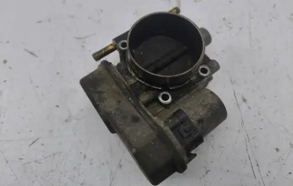 Opel Zafira A Throttle valve 05905B0185
