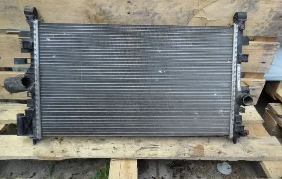 Opel Insignia A Coolant radiator 13241726