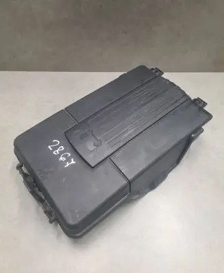 Skoda Superb B6 (3T) Battery box tray cover/lid 3C0915443A