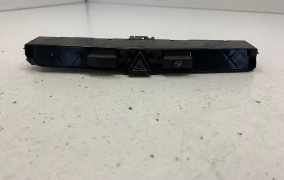 Opel Astra H Hazard light switch