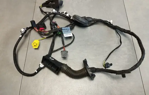 Audi A5 Sportback 8TA Front door wiring loom 24092010 8T8971030AT