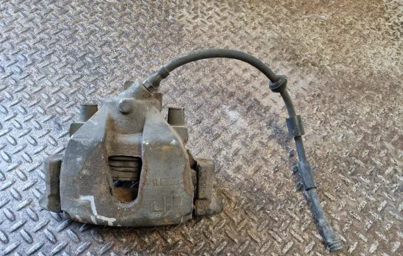 Ford Kuga I Front brake caliper