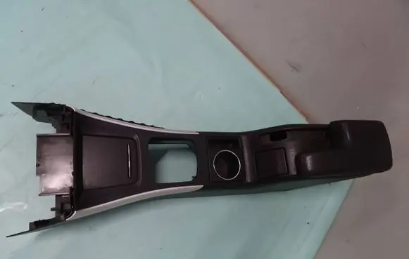 Mercedes-Benz B W245 Center console 