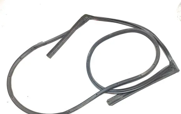 KIA Stonic Rubber seal rear door 