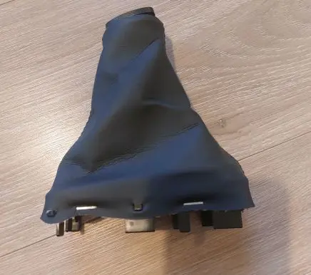 Toyota Yaris XP210 Gear lever shifter trim leather/knob