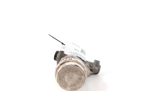 Mitsubishi L200 Master brake cylinder
