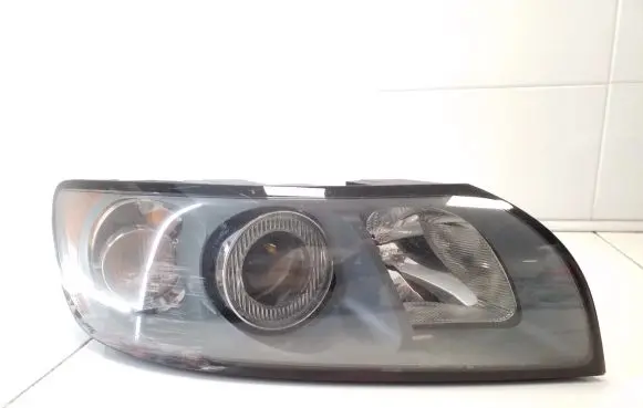Volvo V50 Headlight/headlamp 30698886