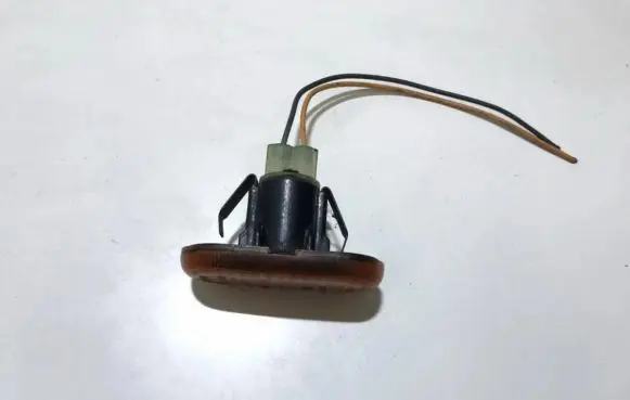 Renault Laguna I Front fender indicator light 0142789