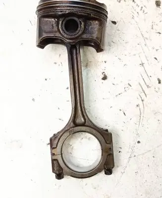 KIA Rio Piston with connecting rod G4LA