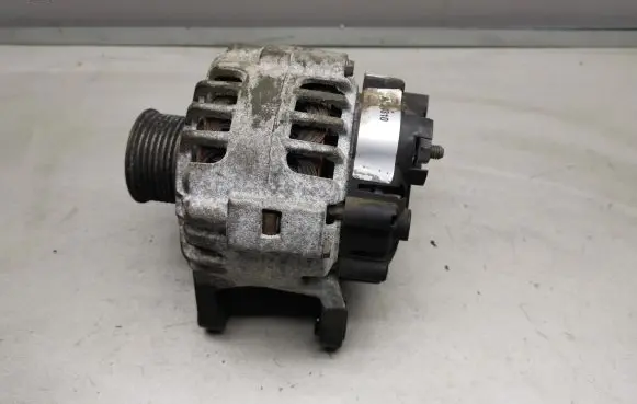 Renault Clio III Generator/alternator TG9B042