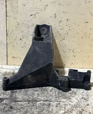 BMW 3 E46 Engine mounting bracket 6753225 22116753225