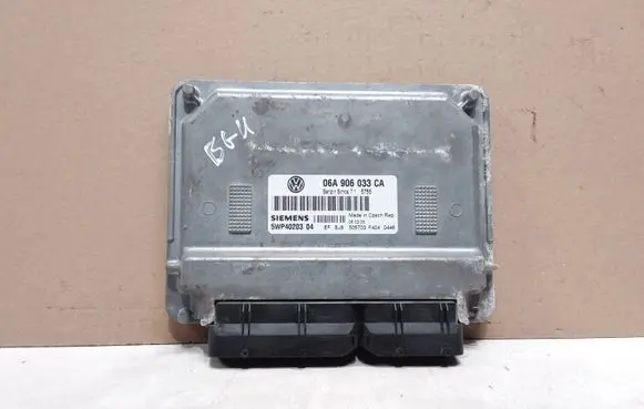 Volkswagen Golf V Engine control unit/module 06A906033CA 5WP4020304