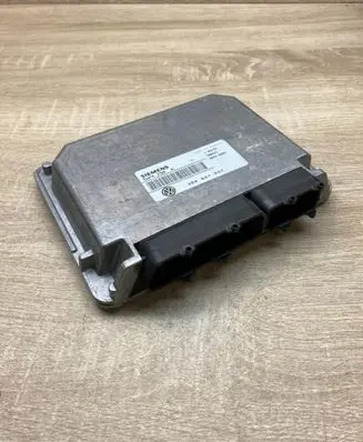 Volkswagen PASSAT B5 Engine control unit/module ECU 3B0907557 5WP4290
