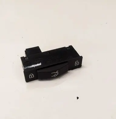 BMW 5 GT F07 Tailgate opening switch 925378001