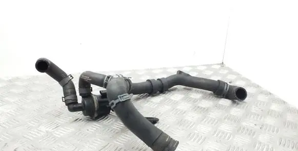 Volkswagen Touran II Engine coolant pipe/hose 1K0122051HK 5N0121051A 5N0965561