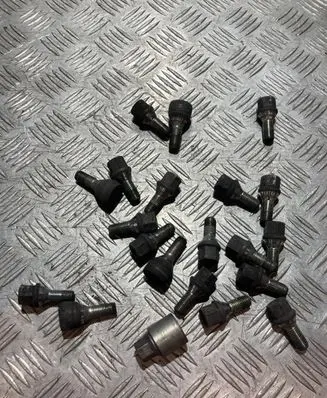 Suzuki Vitara (LY) Anti-theft wheel nuts and lock PK19157