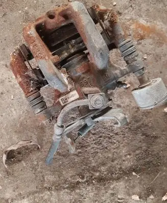Buick Encore I Rear brake caliper