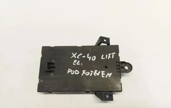 Volvo XC40 Seat control module 32346100