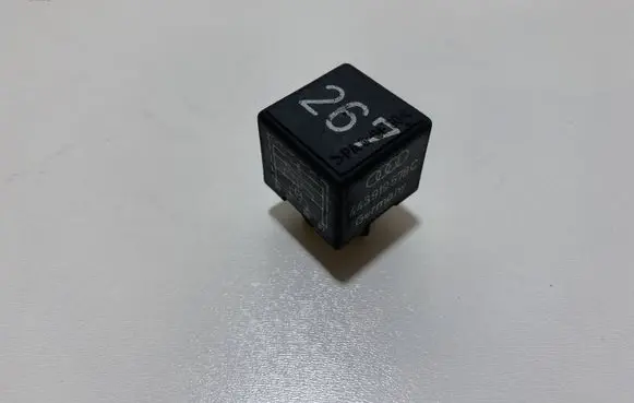 Audi A6 S6 C5 4B Other relay 443919578C