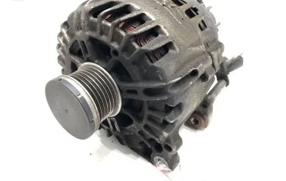 Seat Altea XL Generator/alternator 03C903025D