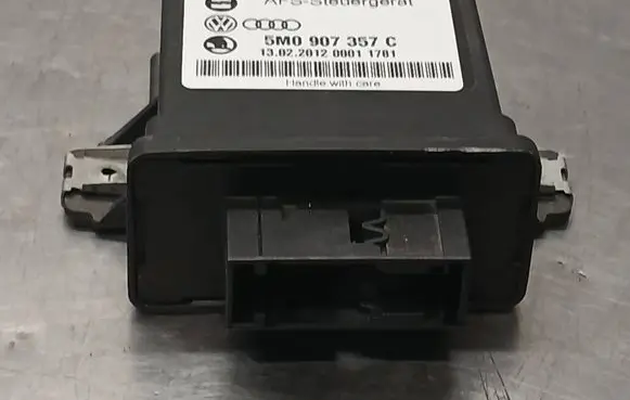 Skoda Octavia Mk2 (1Z) Light module LCM 5WK49676C 5M0907357C