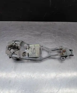 Porsche Cayenne (9PA) Front door exterior handle/bracket 7L0837885 7L0837886