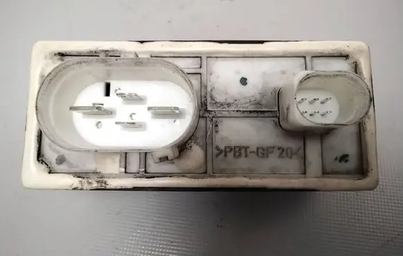 Seat Ibiza III (6L) Coolant fan relay 1J0919506M 104400000