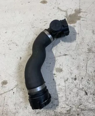 BMW 5 GT F07 Engine coolant pipe/hose 7800101