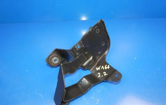 Mercedes-Benz ML AMG W166 Power steering pump mounting bracket